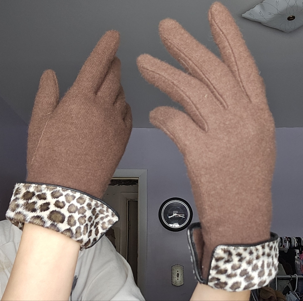 Vintage Gloves Lambswool with Leopard Print Cuffs